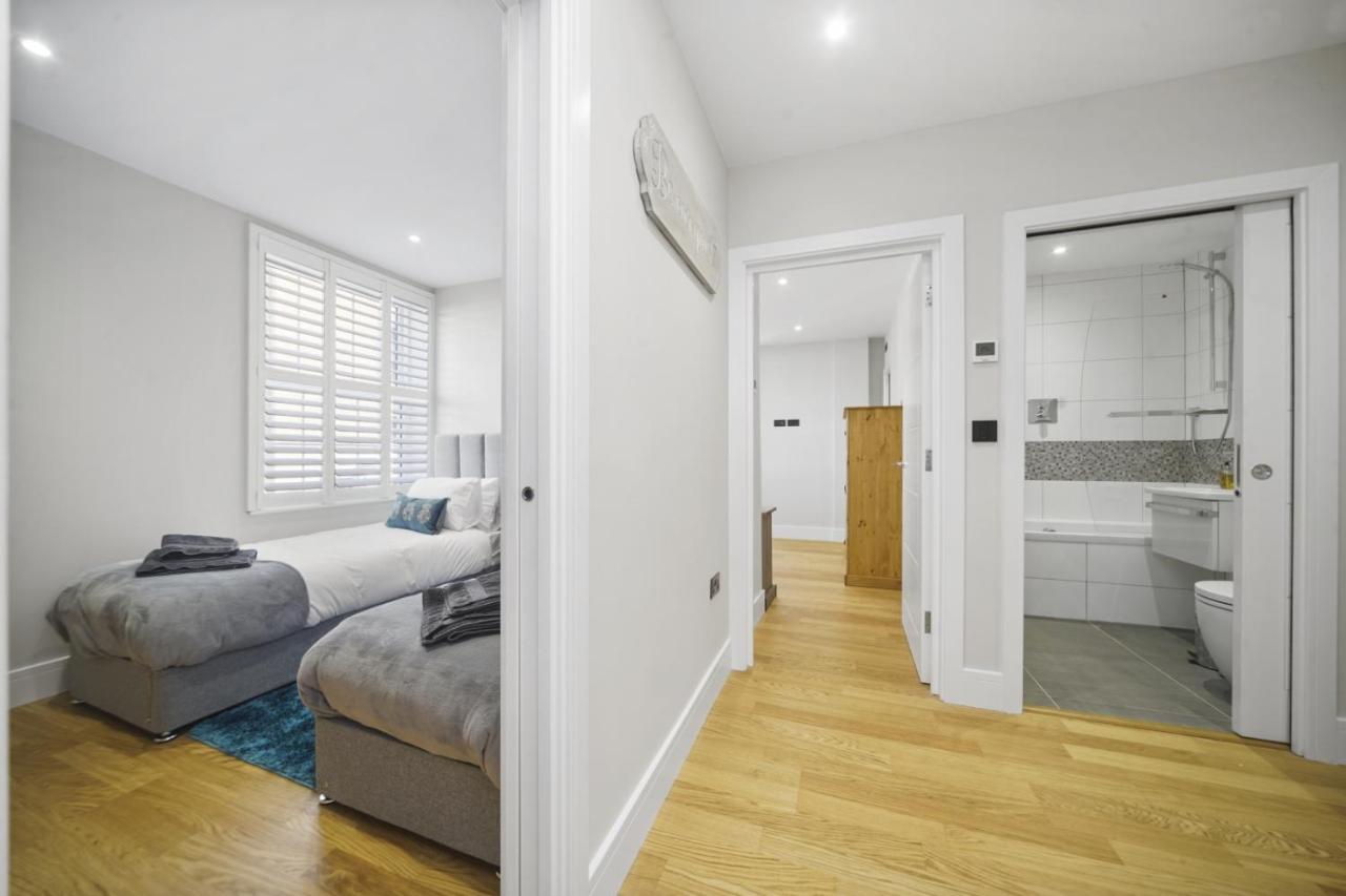 Apartamento Flat 1 Bridge House Staines-upon-Thames Exterior foto