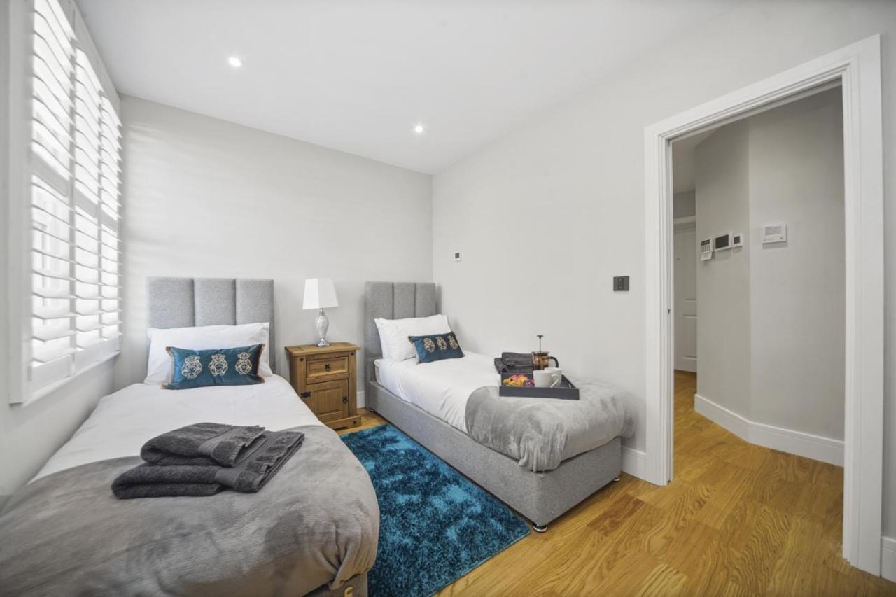 Apartamento Flat 1 Bridge House Staines-upon-Thames Exterior foto