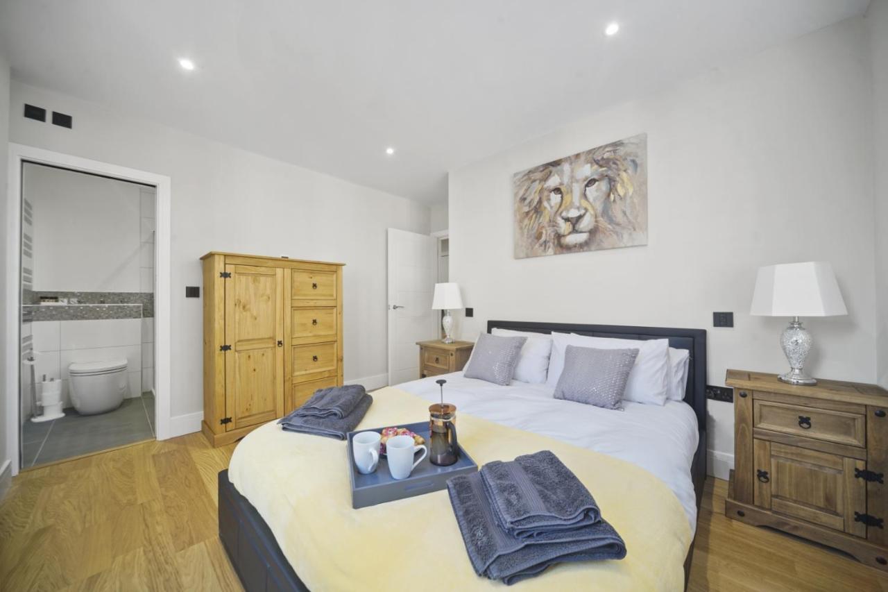 Apartamento Flat 1 Bridge House Staines-upon-Thames Exterior foto